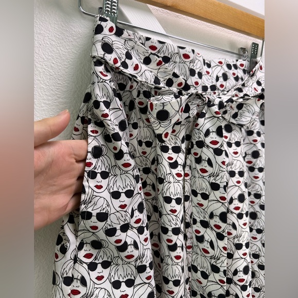 Porridge Anthropologie Graphic Getaway Face Print Midi Skirt Red Lips Size XS - Picture 4 of 10